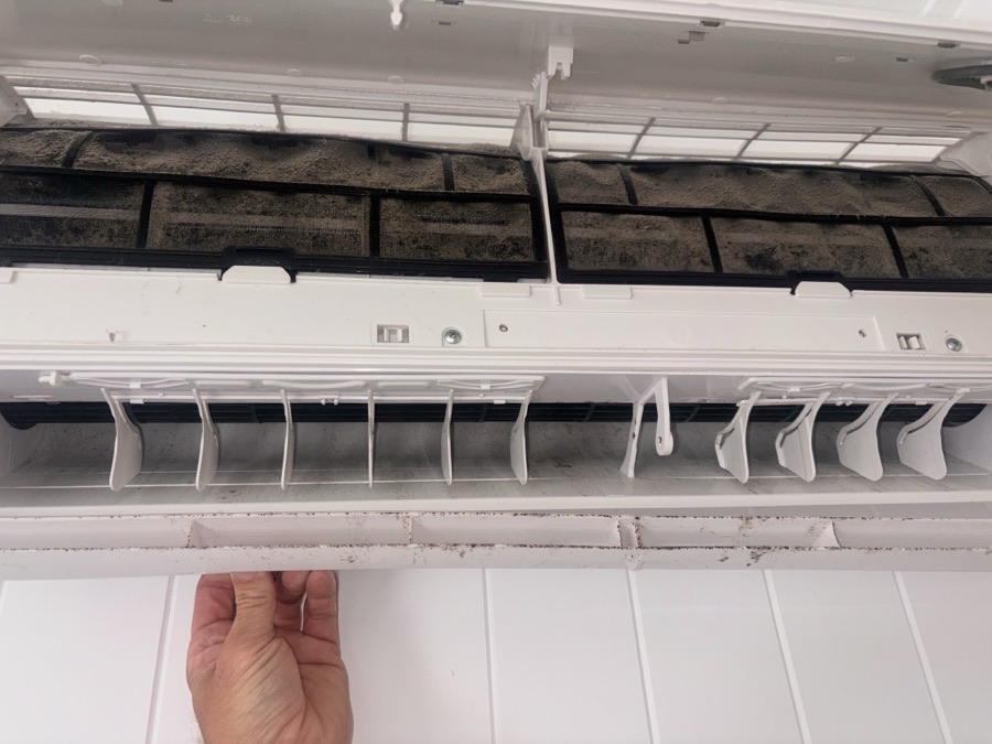 Claire O.'s split system photographed by the customer, before