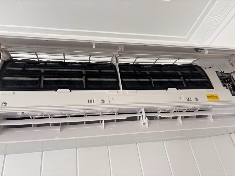 Claire O.'s split system photographed by the customer, after